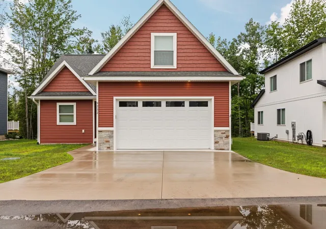 Photo 1 of Single family home for sale at 9232 S Flaska Dr, Solon Township Leelanau, MI 49621 | MLS# 78080071096 | Listing updated on 2026-09-10
