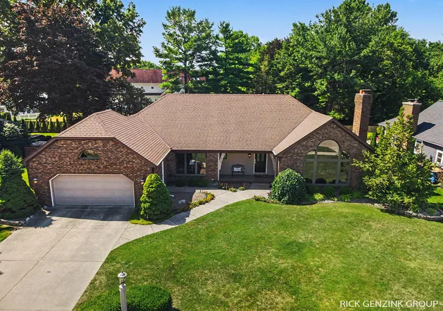 1st image of 400 W 35th St, Holland, MI 49423 | MLS# 71026036078