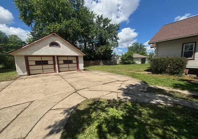 Photo 3 of Single family home for sale at 3194 Main St, Marlette, MI 48453 | MLS# 81026036072 | Listing updated on 2026-09-14