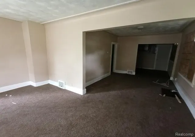 Photo 4 of Single family home for sale at 14221 Jane St, Detroit, MI 48205 | MLS# 20261054487 | Listing updated on 2026-10-19