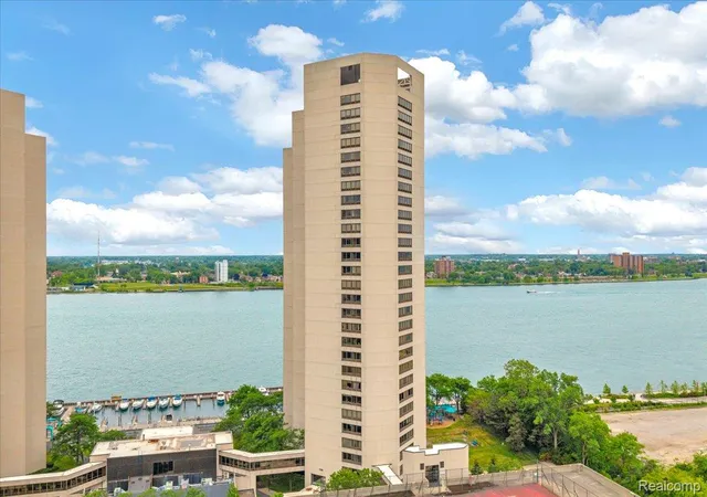 Photo 2 of Condo for sale at 1001 W Jefferson Ave #13B, Detroit, MI 48226 | MLS# 20261054486 | Listing updated on 2026-09-12