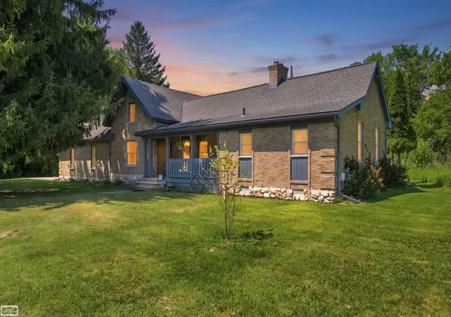 Photo 2 of Single family home for sale at 105 3rd Street, Yale, MI 48097 | MLS# 58050214972 | Listing updated on 2026-09-01
