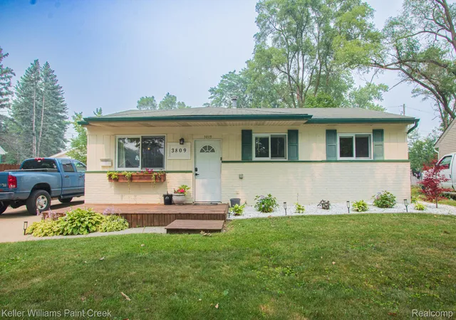 Photo 1 of Sale Pending at 3809 Wedgewood Dr, Lansing, MI 48911 | MLS# 20261054499 | Listing updated on 2026-07-27