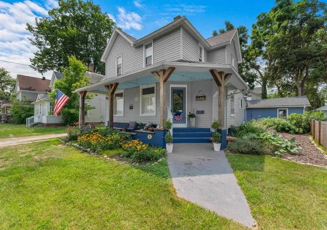 Photo 1 of Single family home for sale at 150 S Broad St, Hillsdale, MI 49242 | MLS# 53026036090 | Listing updated on 2026-09-09