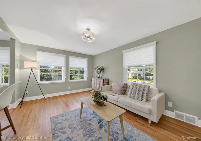 Photo 2 of Single family home for sale at 1905 Steere Pl, Ann Arbor, MI 48104 | MLS# 20261054505 | Listing updated on 2026-09-02