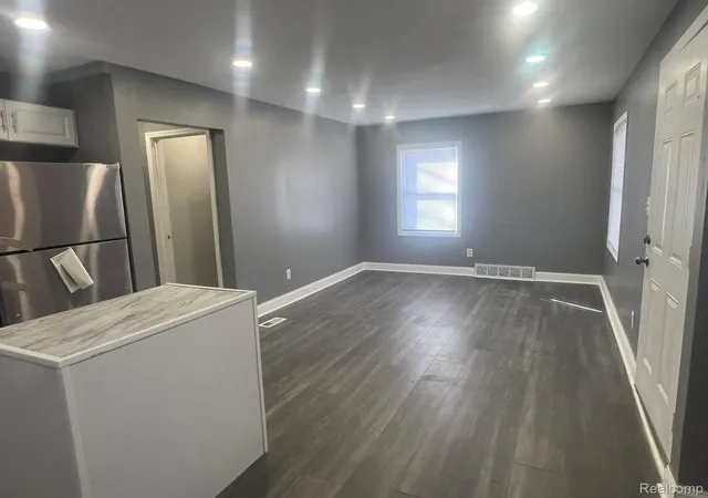 Photo 4 of Single family home for sale at 8680 Stahelin Ave, Detroit, MI 48228 | MLS# 20261054510 | Listing updated on 2026-10-06