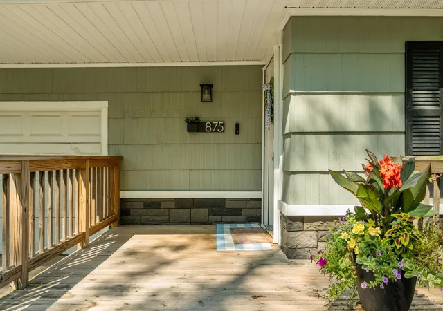 Photo 2 of Single family home for sale at 875 Indian Trl Blvd, Traverse City, MI 49686 | MLS# 78080071100 | Listing updated on 2026-07-18
