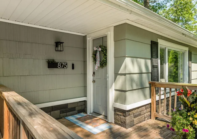 Photo 3 of Single family home for sale at 875 Indian Trl Blvd, Traverse City, MI 49686 | MLS# 78080071100 | Listing updated on 2026-07-18