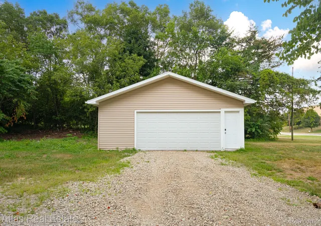 5th image of 7398 N Genesee Rd, Genesee, MI 48437 | MLS# 20261054525