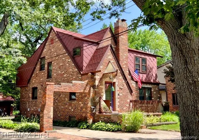 2nd image of 774 W Oakridge St, Ferndale, MI 48220 | MLS# 20261054528