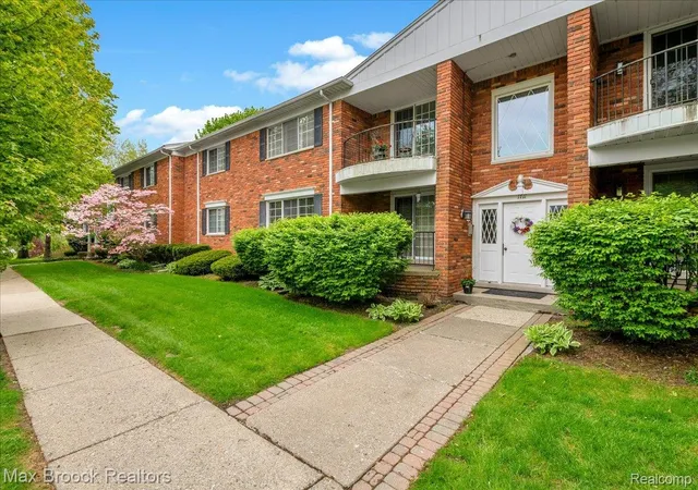 Photo 1 of Condo for sale at 1711 Huntingwood Ln #C, Bloomfield Hills, MI 48304 | MLS# 20261054541 | Listing updated on 2026-09-06