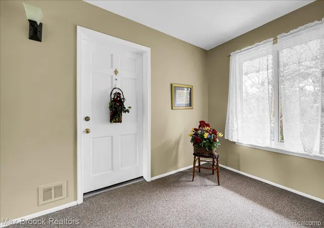 Photo 3 of Condo for sale at 1711 Huntingwood Ln #C, Bloomfield Hills, MI 48304 | MLS# 20261054541 | Listing updated on 2026-09-06