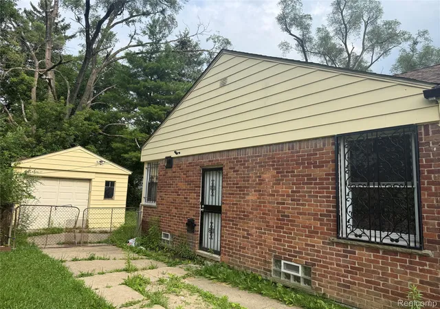 Photo 3 of Single family home for sale at 19358 Evergreen Rd, Detroit, MI 48219 | MLS# 20261054542 | Listing updated on 2026-09-17
