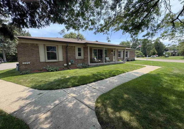 Listing Photo 3 - Condo for sale in building located at 49116 Conway Ct, Shelby Township, MI 48315