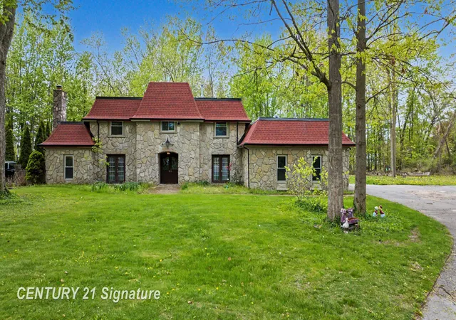 Photo 1 of Single family home for sale at 3463 Highland Dr, Bay City, MI 48706 | MLS# 61050214980 | Listing updated on 2026-07-15