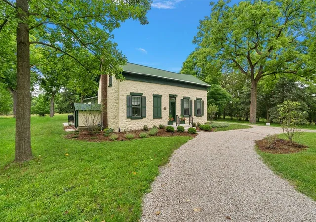 Photo 1 of Single family home for sale at 1575 Earhart Rd, Ann Arbor, MI 48105 | MLS# 81026036102 | Listing updated on 2026-09-16
