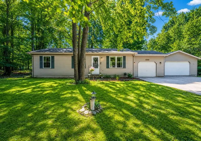 Photo 1 of Single family home for sale at 20788 White Oak Dr, Lake Ann, MI 49650 | MLS# 78080071108 | Listing updated on 2026-07-21