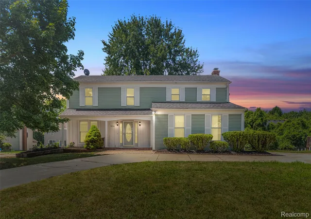Photo 1 of Sale Pending at 5994 Kingsfield Dr, West Bloomfield, MI 48322 | MLS# 20261054559 | Listing updated on 2026-08-08