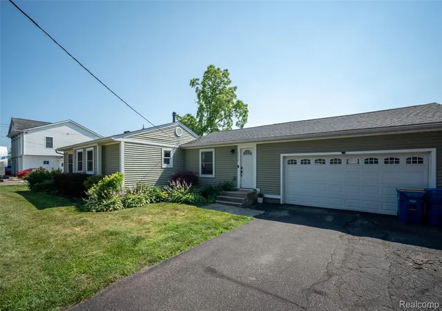 4th image of 1298 S Cass Lake Rd, Waterford, MI 48328 | MLS# 20261054574