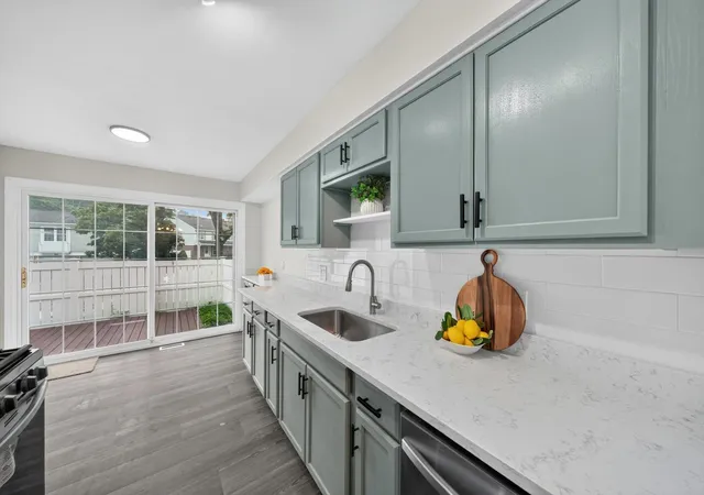 Photo 3 of Condo for sale at 21344 E Glen Hvn Cir, Northville, MI 48167 | MLS# 81026036120 | Listing updated on 2026-08-11