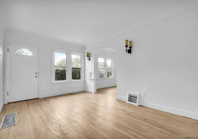 Photo 2 of Single family home for sale at 7516 Mettetal St, Detroit, MI 48228 | MLS# 20261054579 | Listing updated on 2026-07-29