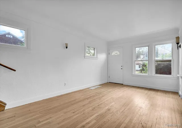 Photo 3 of Single family home for sale at 7516 Mettetal St, Detroit, MI 48228 | MLS# 20261054579 | Listing updated on 2026-07-29