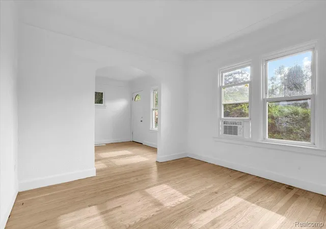 Photo 4 of Single family home for sale at 7516 Mettetal St, Detroit, MI 48228 | MLS# 20261054579 | Listing updated on 2026-07-29