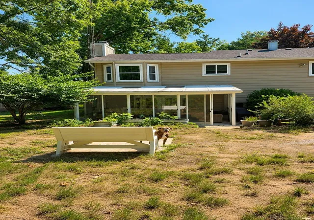 Photo 2 of Single family home for sale at 1347 Rutledge Dr, Temperance, MI 48182 | MLS# 58050214997 | Listing updated on 2026-09-14