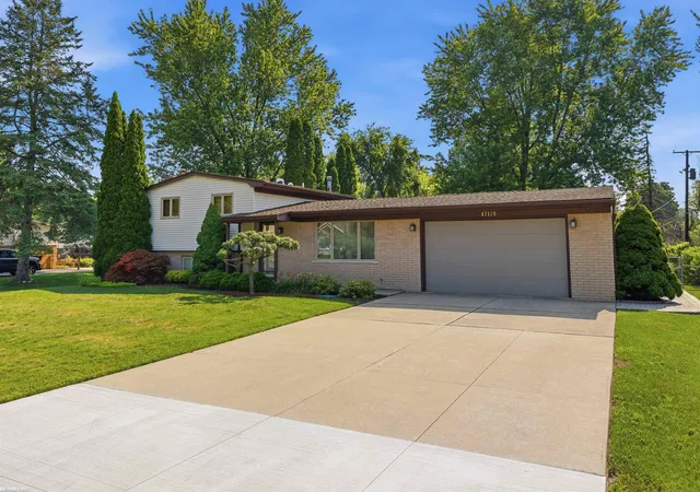 Photo 3 of Single family home for sale at 47120 Vanker Ave, Shelby Township, MI 48317 | MLS# 58050215005 | Listing updated on 2026-07-27