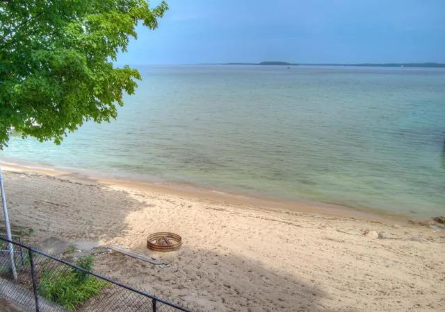 2nd image of 11111 S W Bayshore Dr, Elmwood Charter Township Leelanau, MI 49684 | MLS# 78080071114