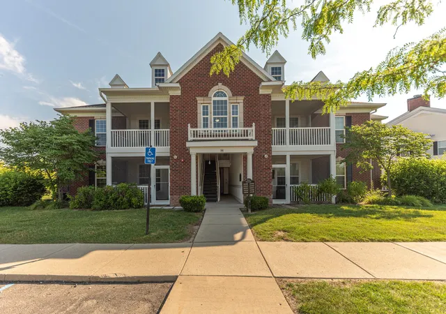 Photo 1 of Condo for sale at 1042 W Summerfield Glen Cir, Ann Arbor, MI 48103 | MLS# 81026036154 | Listing updated on 2026-08-30