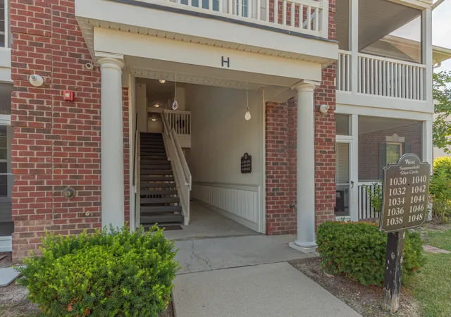 Photo 2 of Condo for sale at 1042 W Summerfield Glen Cir, Ann Arbor, MI 48103 | MLS# 81026036154 | Listing updated on 2026-08-30