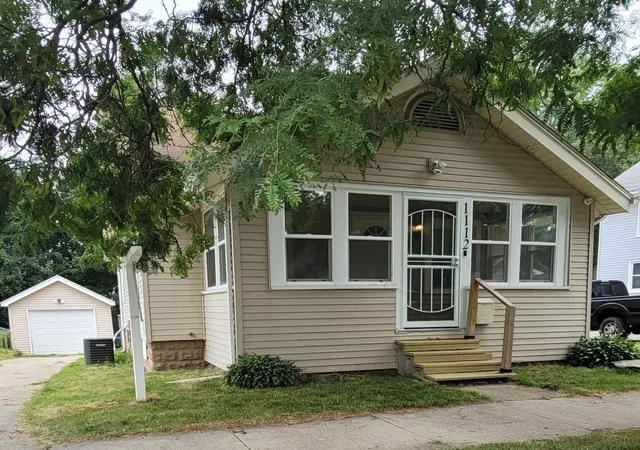 Photo 1 of Single family home for sale at 1112 Woodsum St, Jackson, MI 49203 | MLS# 55026036151 | Listing updated on 2026-09-02