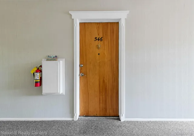 Listing Photo 5 - Condo for sale in building located at 29546 Hoover Rd, Warren, MI 48093