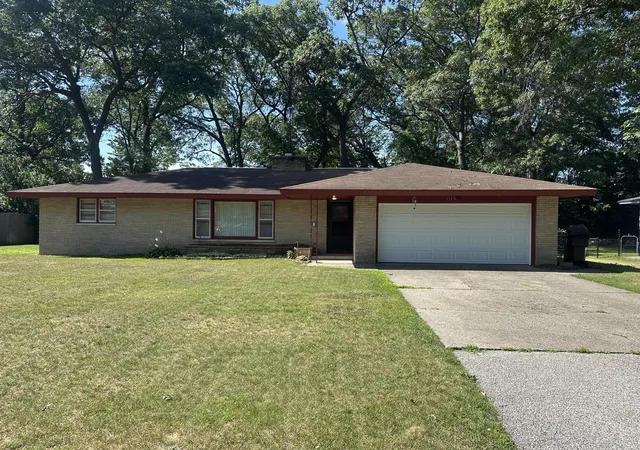 Photo 1 of Sale Pending at 1749 Southland Dr, Muskegon, MI 49442 | MLS# 71026036169 | Listing updated on 2026-08-24
