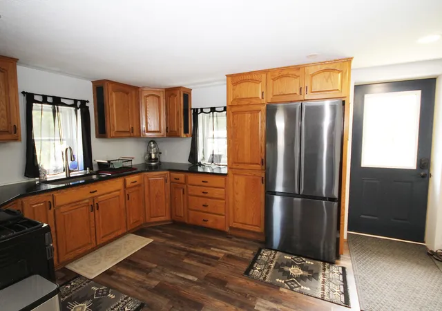Photo 3 of Single family home for sale at 7231 E Y Z Ave, Vicksburg, MI 49097 | MLS# 66026036160 | Listing updated on 2026-08-02