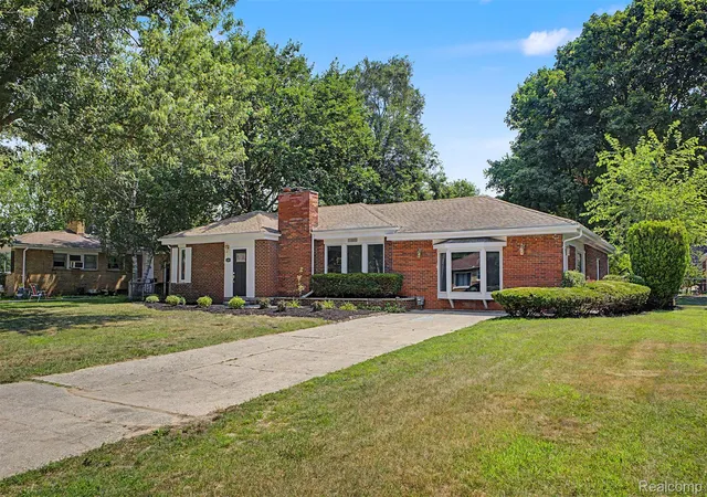Photo 1 of Single family home for sale at 2313 Saint Joseph St, West Bloomfield, MI 48324 | MLS# 20261054651 | Listing updated on 2026-07-31
