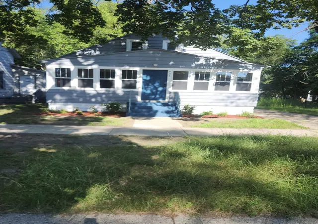 Photo 2 of Single family home for sale at 926 Williams St, Muskegon, MI 49442 | MLS# 71026036183 | Listing updated on 2026-09-16