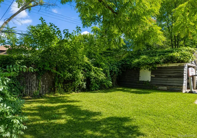 Photo 2 of Single family home for sale at 154 Moss St, Highland Park, MI 48203 | MLS# 20261054663 | Listing updated on 2026-08-26