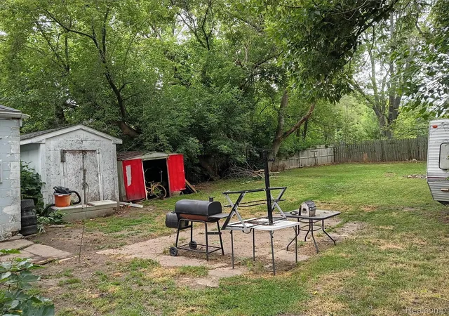 Photo 4 of Single family home for sale at 3288 Burnell Ave, Flint, MI 48504 | MLS# 20261054662 | Listing updated on 2026-08-20