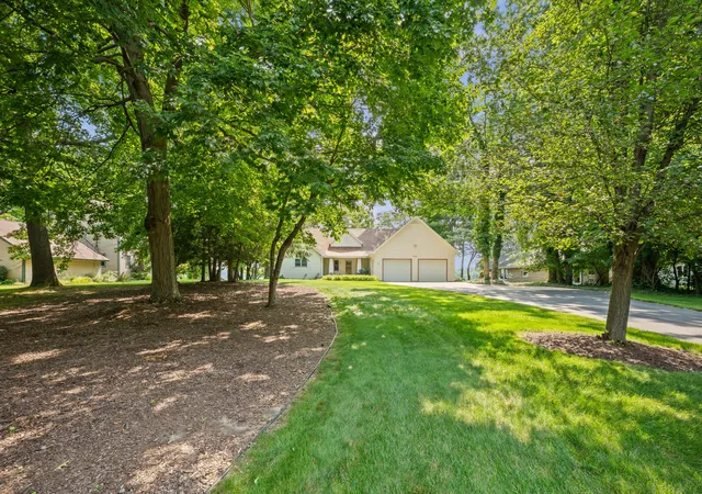 Photo 70 of Single family home for sale at 9895 Lakeview Dr, Berrien Springs, MI 49103 | MLS# 69026036185 | Listing updated on 2026-07-15