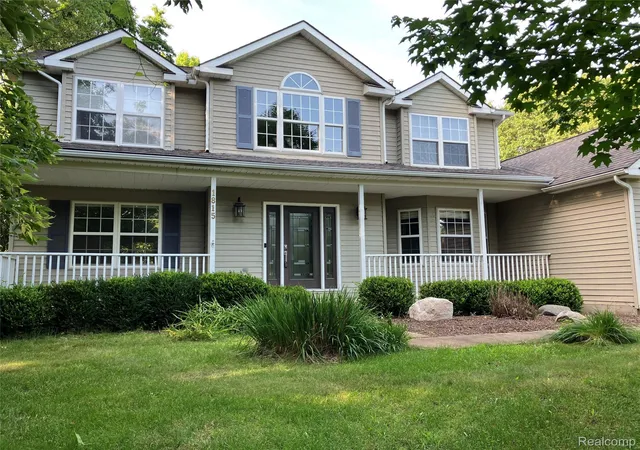 Photo 2 of Single family home for sale at 1815 Twin Lakes Blvd, Oxford, MI 48371 | MLS# 20261054673 | Listing updated on 2026-09-11