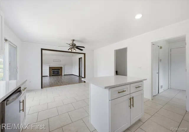 5th image of 50443 Middle River Dr, Macomb, MI 48044 | MLS# 20261054675