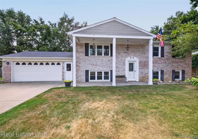 1st image of 5458 Gina Dr, Swartz Creek, MI 48473 | MLS# 20261054678