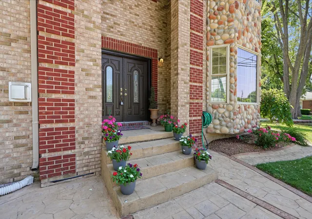 2nd image of 8336 Nightingale St, Dearborn Heights, MI 48127 | MLS# 81026036189
