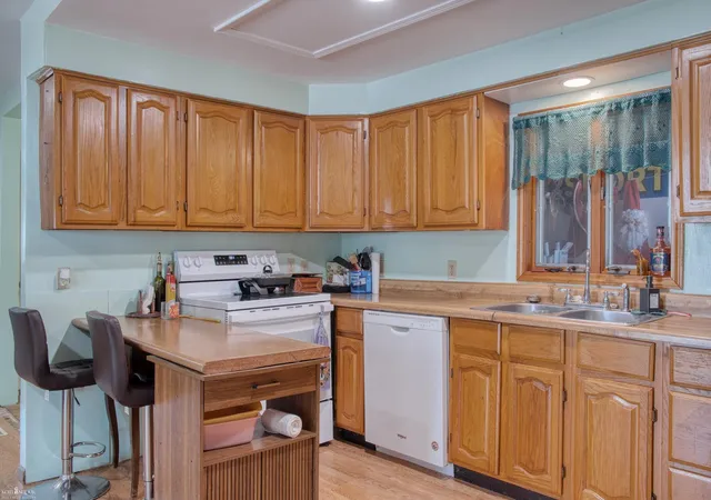 Photo 3 of Single family home for sale at 321 E Oliver St, Corunna, MI 48817 | MLS# 5050215030 | Listing updated on 2026-07-17