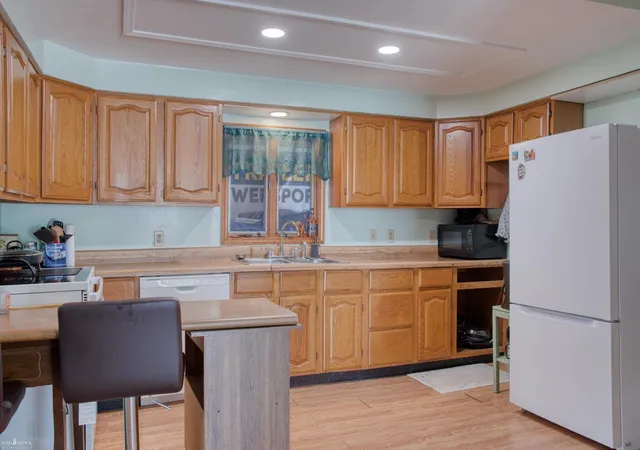 Photo 4 of Single family home for sale at 321 E Oliver St, Corunna, MI 48817 | MLS# 5050215030 | Listing updated on 2026-07-17