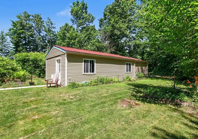 Photo 4 of Single family home for sale at 10212 E 48 Road, Cadillac, MI 49601 | MLS# 78080071123 | Listing updated on 2026-08-17