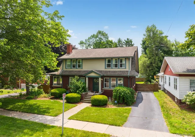 Photo 1 of Sale Pending at 183 W Columbia Ave, Belleville, MI 48111 | MLS# 20261054693 | Listing updated on 2026-08-13