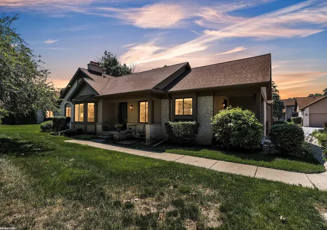 Listing Photo 1 - Condo for sale in building located at 20497 Villa Grande Cir, Clinton Township, MI 48038